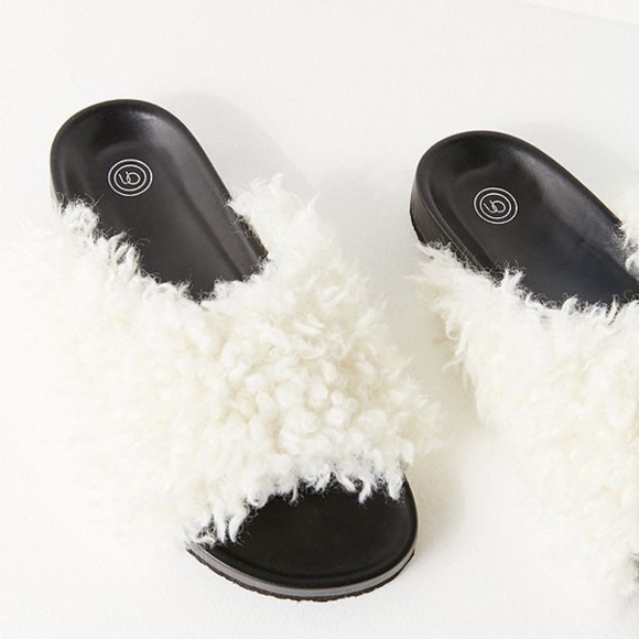 Faux Shearling Fur Pool Slides Sandals Slip On - Picture 6 of 6